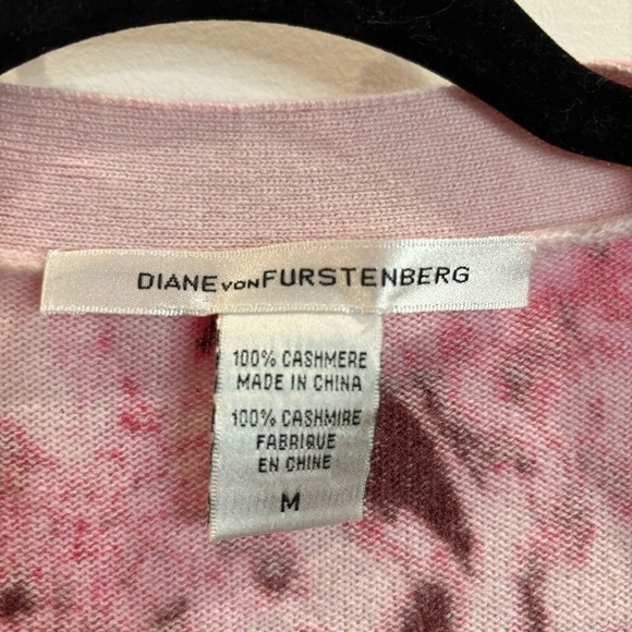 DIANE VON FURSTENBERG  Sz M 100% Cashmere Animal Print Button Up Cardigan - Picture 8 of 8
